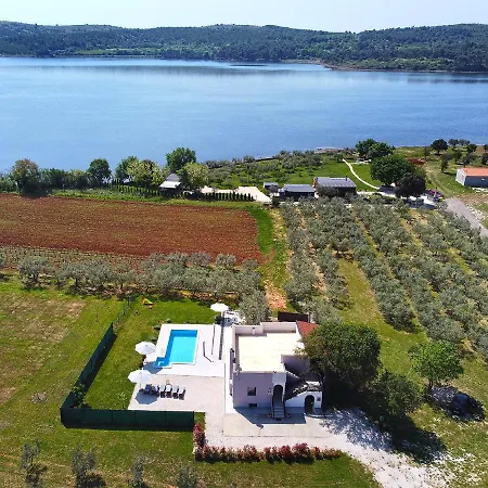 House Roberto 1790 * Pomer