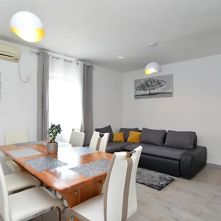 Holiday home House Roberto 1790 Pomer