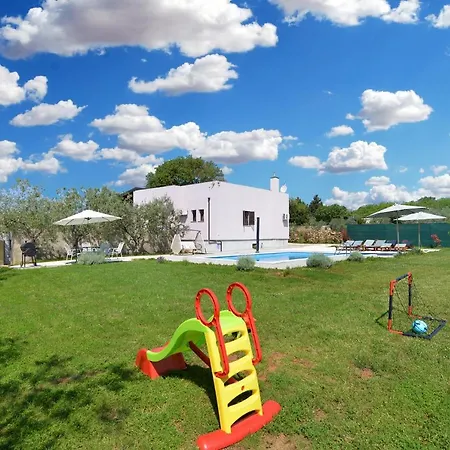 House Roberto 1790 *