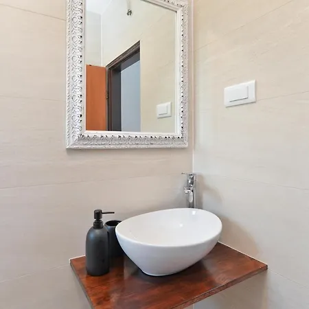 House Roberto 1790 Vikendica *