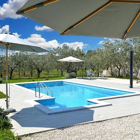 House Roberto 1790 Vikendica *