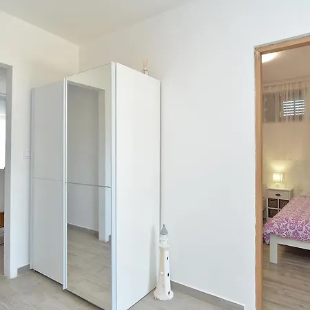 House Roberto 1790 * Pomer