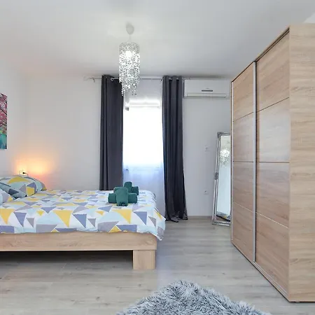 House Roberto 1790 Vikendica